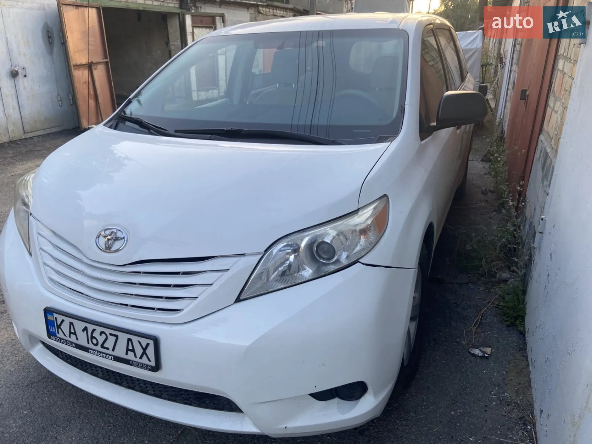 2010 Toyota Sienna - мініатюра 2
