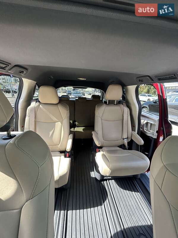 Мінівен Toyota Sienna 2021 в Києві фото 4 Мінівен Toyota Sienna 2021 в Києві