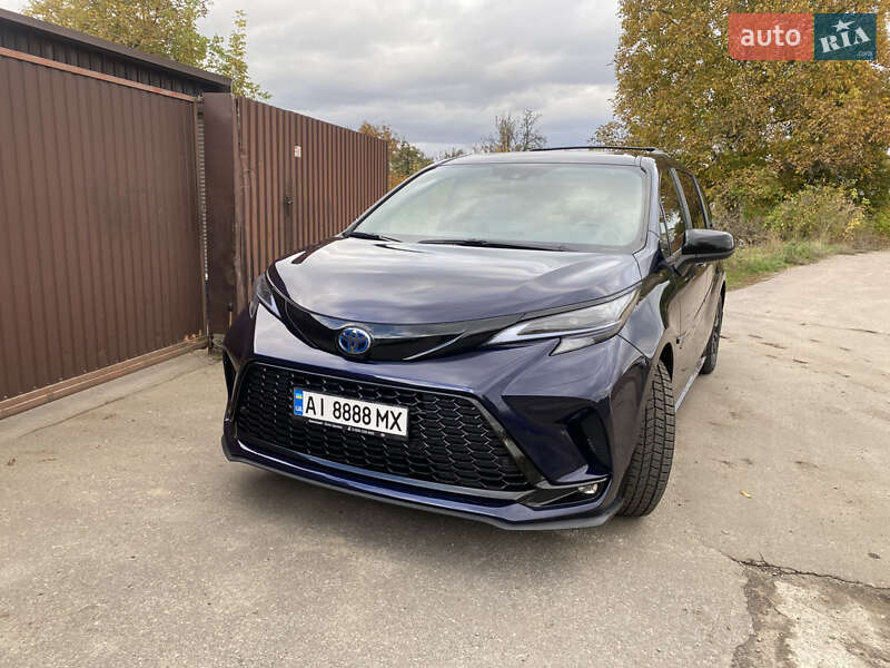 Минивэн Toyota Sienna 2022 в Киеве