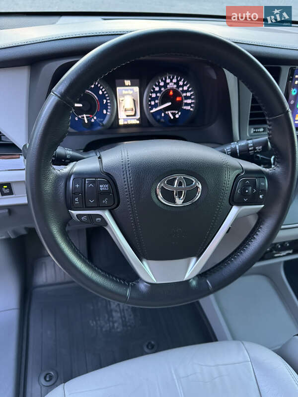 Мінівен Toyota Sienna 2016 в Дніпрі фото 17 Мінівен Toyota Sienna 2016 в Дніпрі