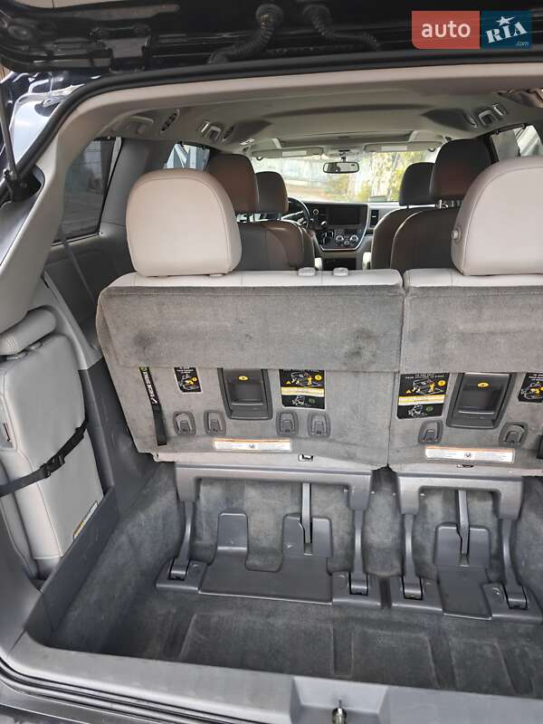 Минивэн Toyota Sienna 2016 в Хмельницком фото 15 Минивэн Toyota Sienna 2016 в Хмельницком