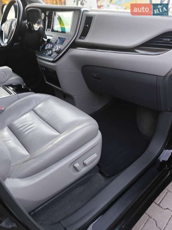Минивэн Toyota Sienna 2016 в Хмельницком фото 25 Минивэн Toyota Sienna 2016 в Хмельницком