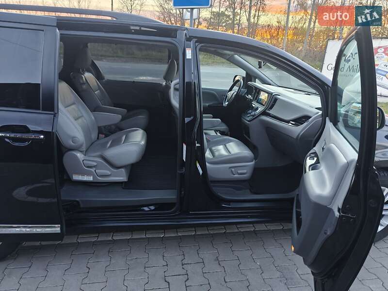 Минивэн Toyota Sienna 2016 в Хмельницком фото 30 Минивэн Toyota Sienna 2016 в Хмельницком