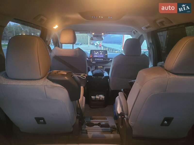 Минивэн Toyota Sienna 2021 в Виннице фото 5 Минивэн Toyota Sienna 2021 в Виннице