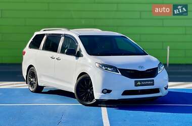 Мінівен Toyota Sienna 2016 в Києві