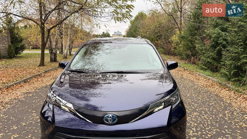 Минивэн Toyota Sienna 2024 в Ровно