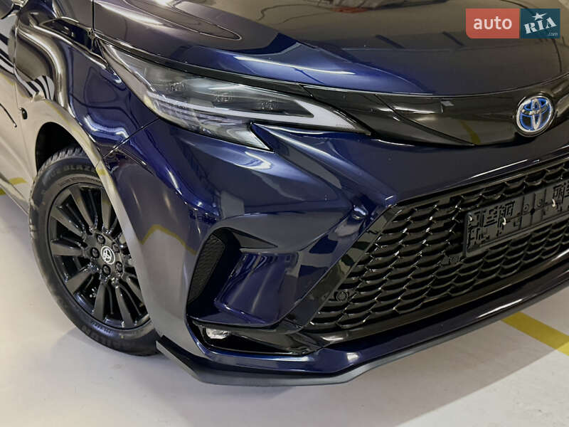 Минивэн Toyota Sienna 2022 в Киеве