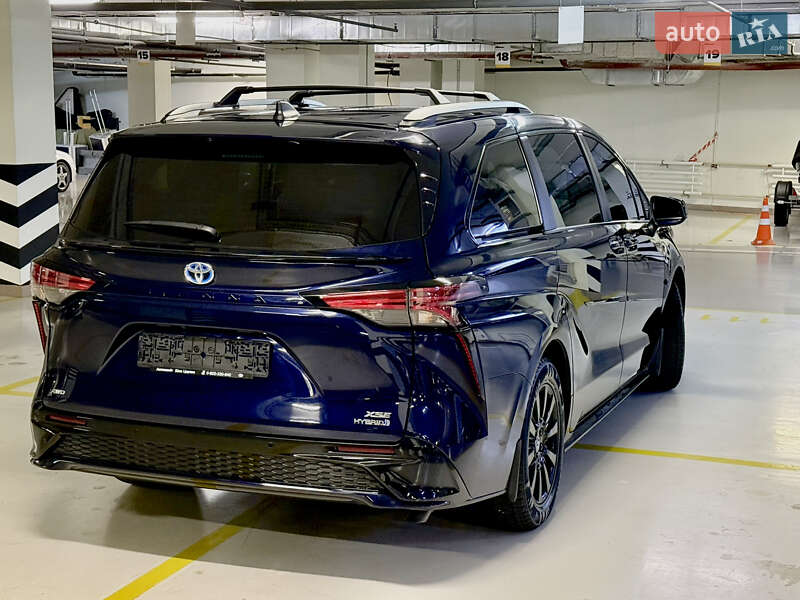Минивэн Toyota Sienna 2022 в Киеве