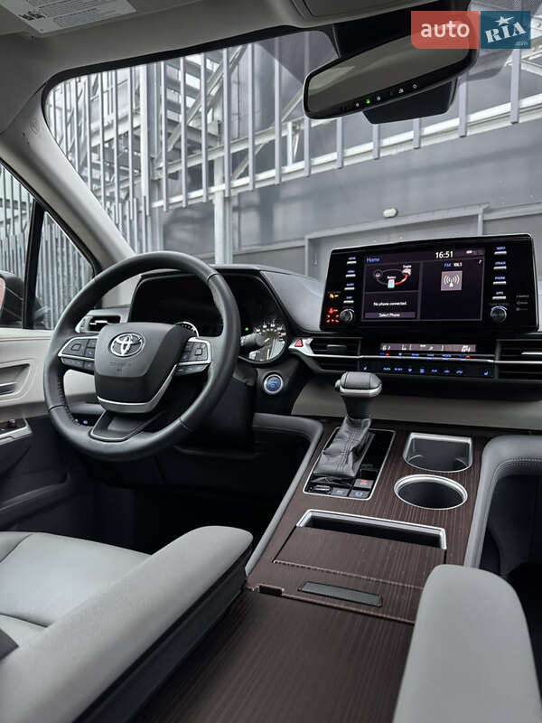 Минивэн Toyota Sienna 2021 в Киеве