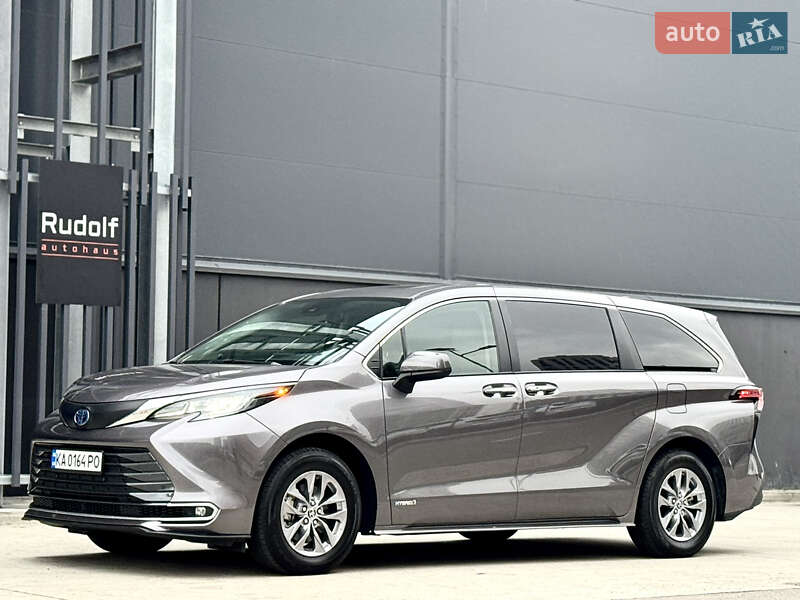 Минивэн Toyota Sienna 2021 в Киеве