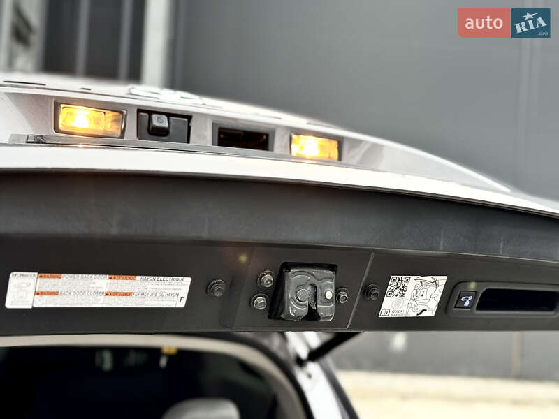 Минивэн Toyota Sienna 2021 в Киеве