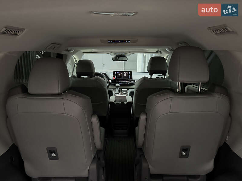 Минивэн Toyota Sienna 2021 в Киеве