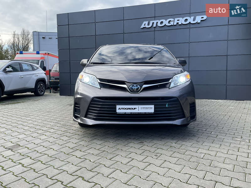 Мінівен Toyota Sienna 2019 в Одесі