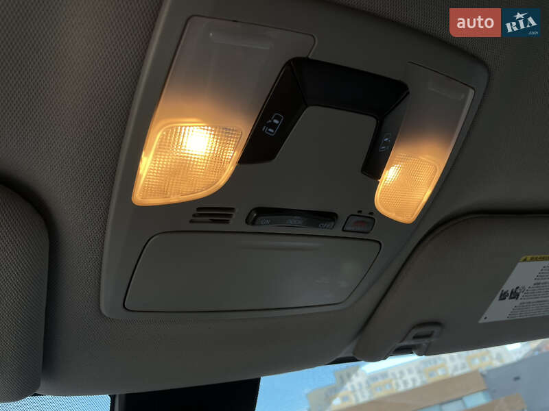 Мінівен Toyota Sienna 2019 в Одесі