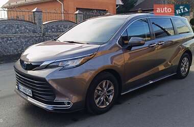 Мінівен Toyota Sienna 2023 в Білій Церкві