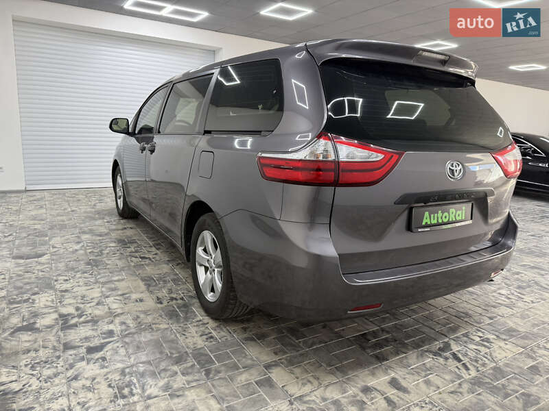 Минивэн Toyota Sienna 2015 в Одессе