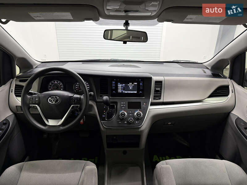 Минивэн Toyota Sienna 2015 в Одессе
