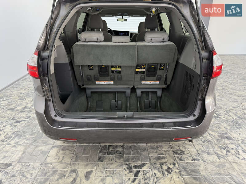 Минивэн Toyota Sienna 2015 в Одессе