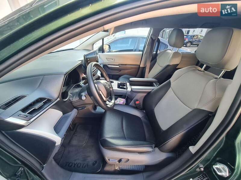 Мінівен Toyota Sienna 2021 в Києві