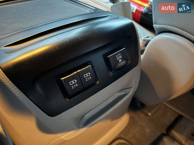 Минивэн Toyota Sienna 2017 в Киеве