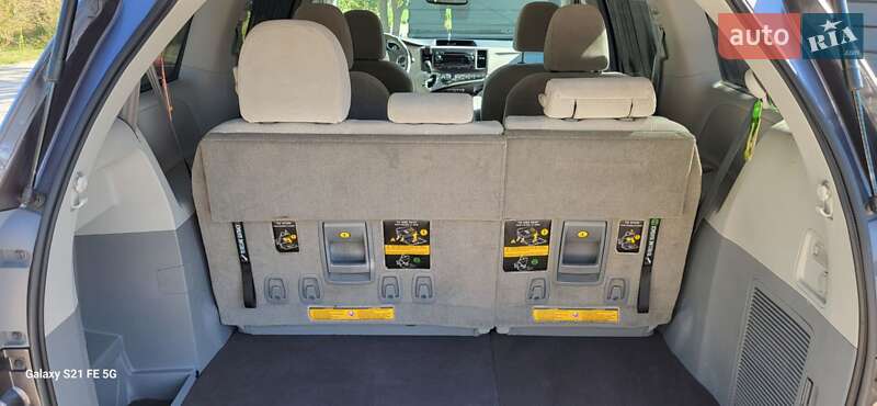 Мінівен Toyota Sienna 2013 в Тернополі