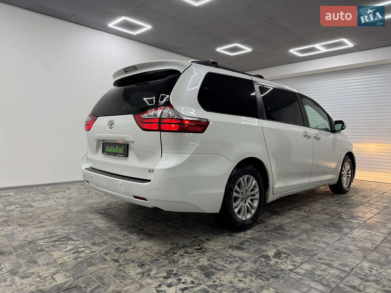 Мінівен Toyota Sienna 2017 в Одесі