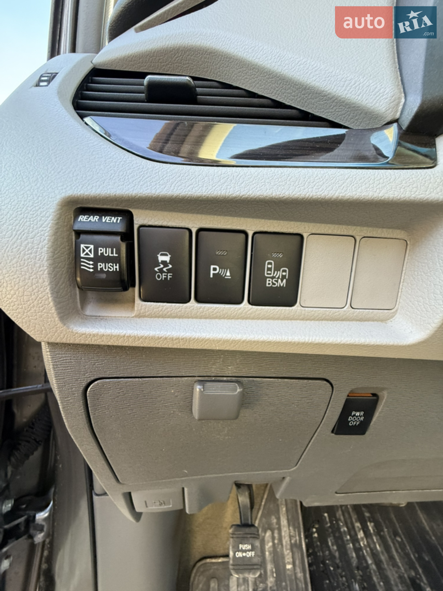 2017 Toyota Sienna - мініатюра 16