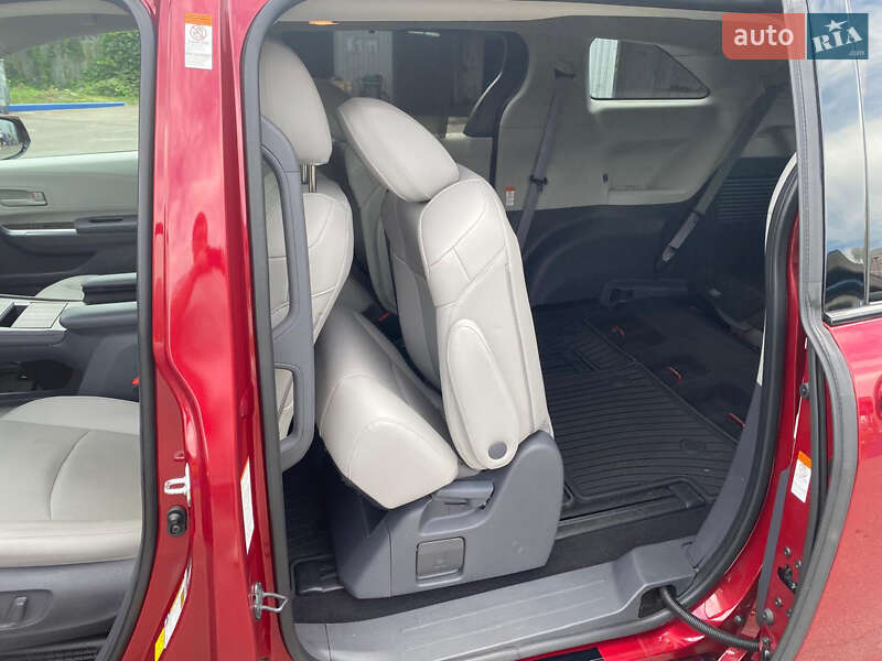 Минивэн Toyota Sienna 2021 в Киеве фото 8 Минивэн Toyota Sienna 2021 в Киеве