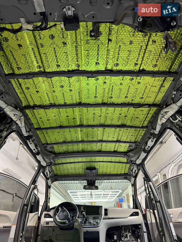 Минивэн Toyota Sienna 2018 в Диканьке