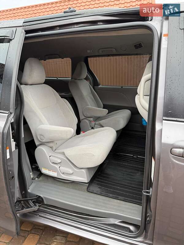 Минивэн Toyota Sienna 2015 в Черновцах фото 29 Минивэн Toyota Sienna 2015 в Черновцах