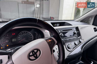 Мінівен Toyota Sienna 2012 в Львові