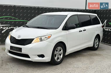 Мінівен Toyota Sienna 2016 в Києві