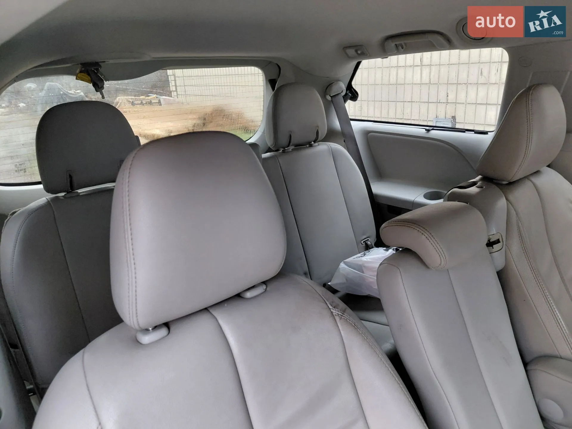 2014 Toyota Sienna - мініатюра 9