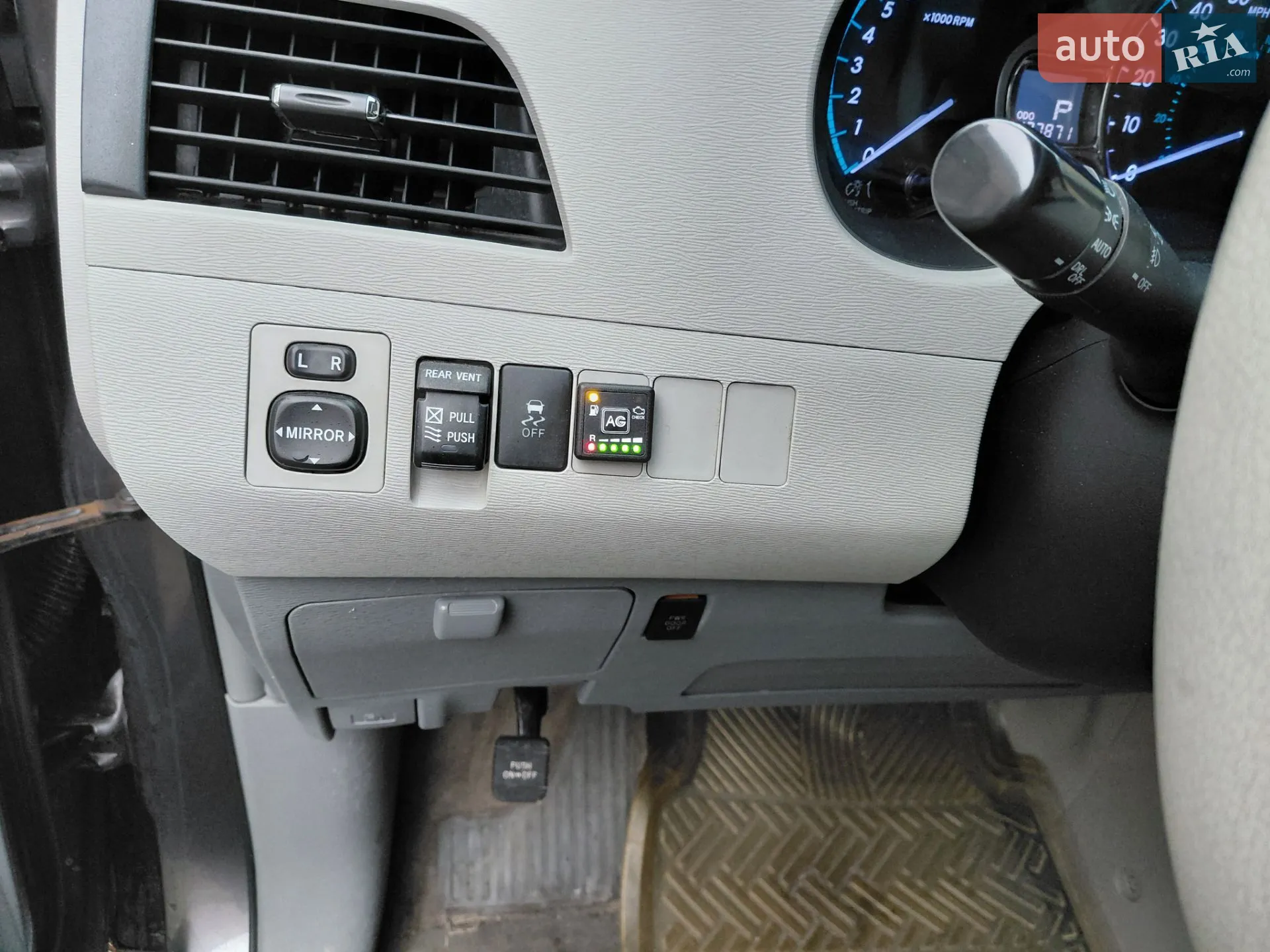 2014 Toyota Sienna - мініатюра 38