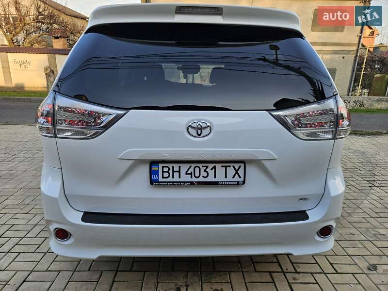 Мінівен Toyota Sienna 2016 в Одесі