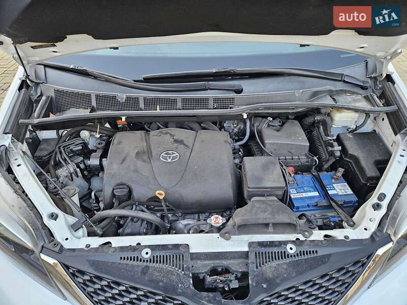 Мінівен Toyota Sienna 2016 в Одесі