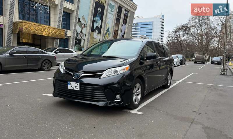 Мінівен Toyota Sienna 2019 в Одесі