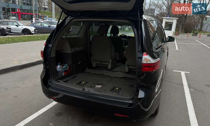 Мінівен Toyota Sienna 2019 в Одесі