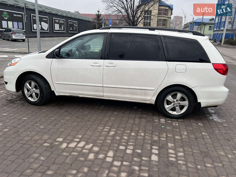 Минивэн Toyota Sienna 2007 в Ивано-Франковске