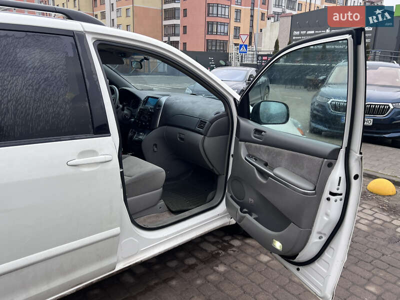 Минивэн Toyota Sienna 2007 в Ивано-Франковске