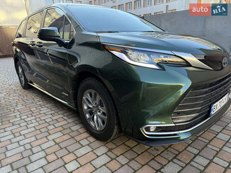 Мінівен Toyota Sienna 2020 в Хмельницькому