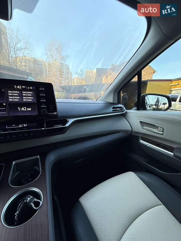Мінівен Toyota Sienna 2020 в Хмельницькому