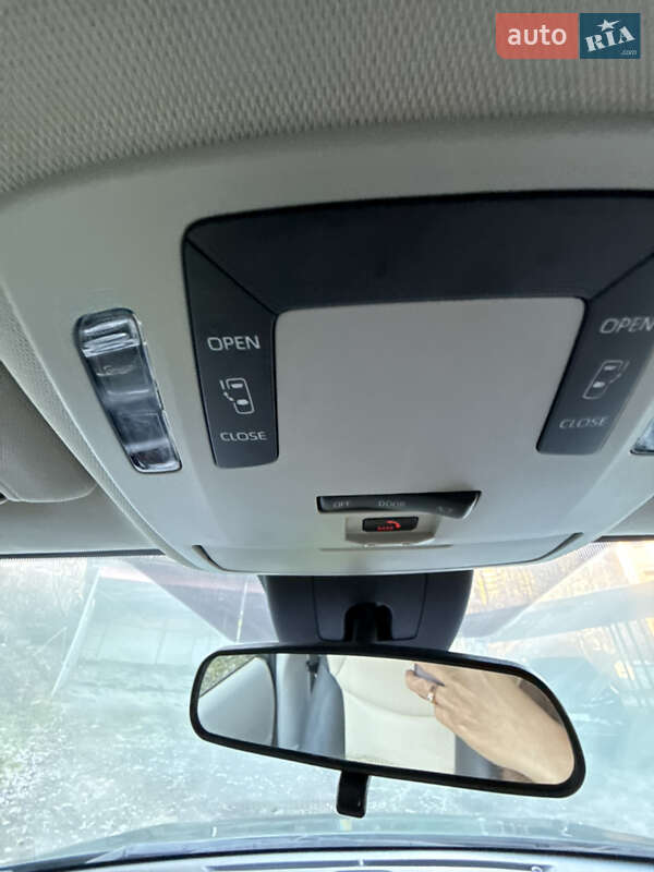 Мінівен Toyota Sienna 2020 в Хмельницькому