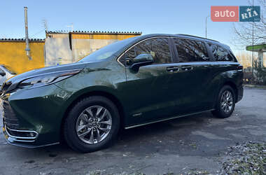Мінівен Toyota Sienna 2020 в Хмельницькому