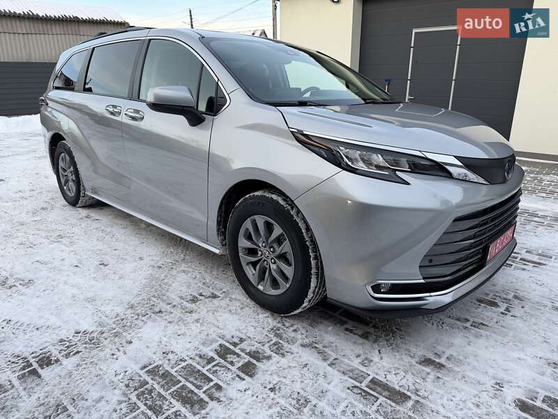 Мінівен Toyota Sienna 2022 в Білій Церкві