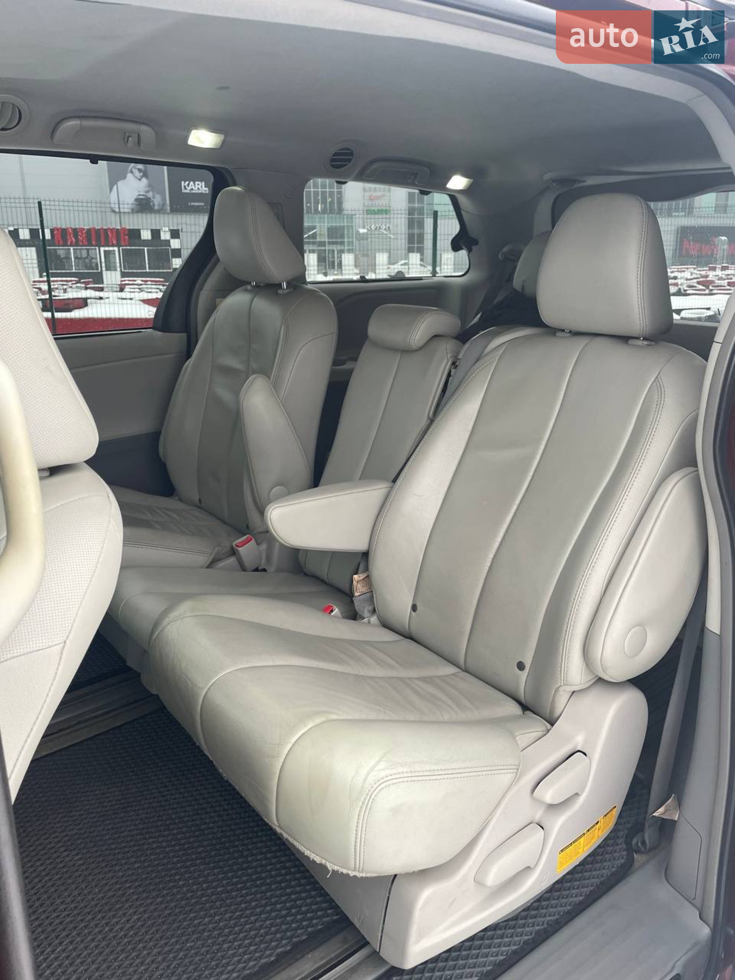2014 Toyota Sienna - мініатюра 17