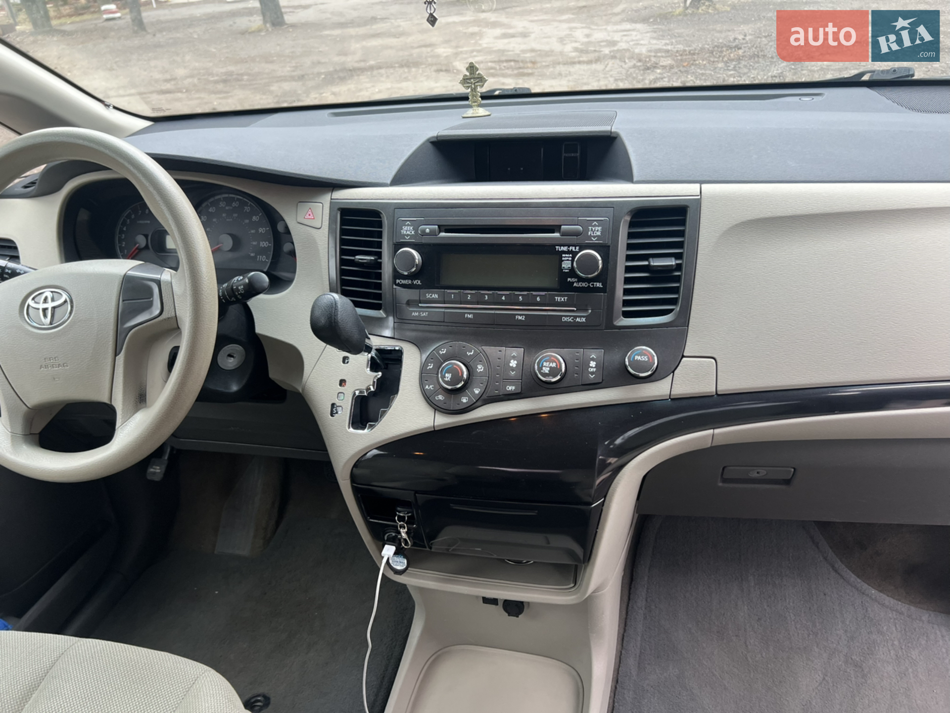 2011 Toyota Sienna - мініатюра 13