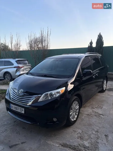Toyota Sienna 2017