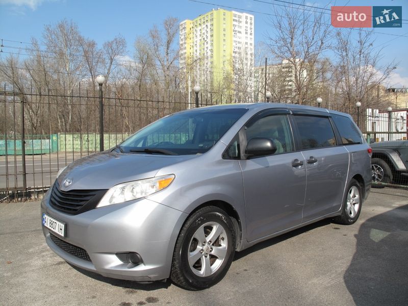 Toyota Sienna 2010 Toyota Sienna 2010