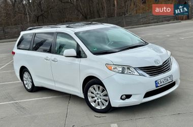 Минивэн Toyota Sienna 2011 в Киеве